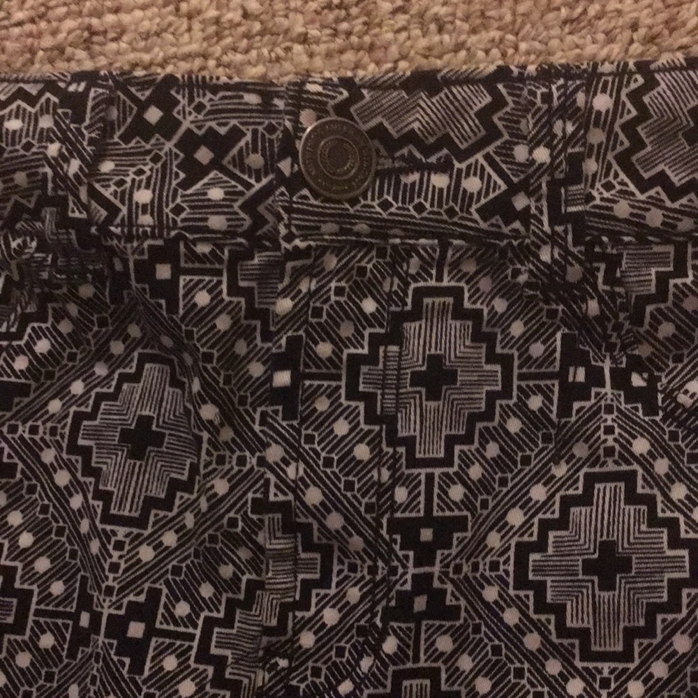 Shorts - Picture 2 of 6